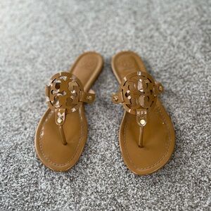 Patent Tory Burch Sandals